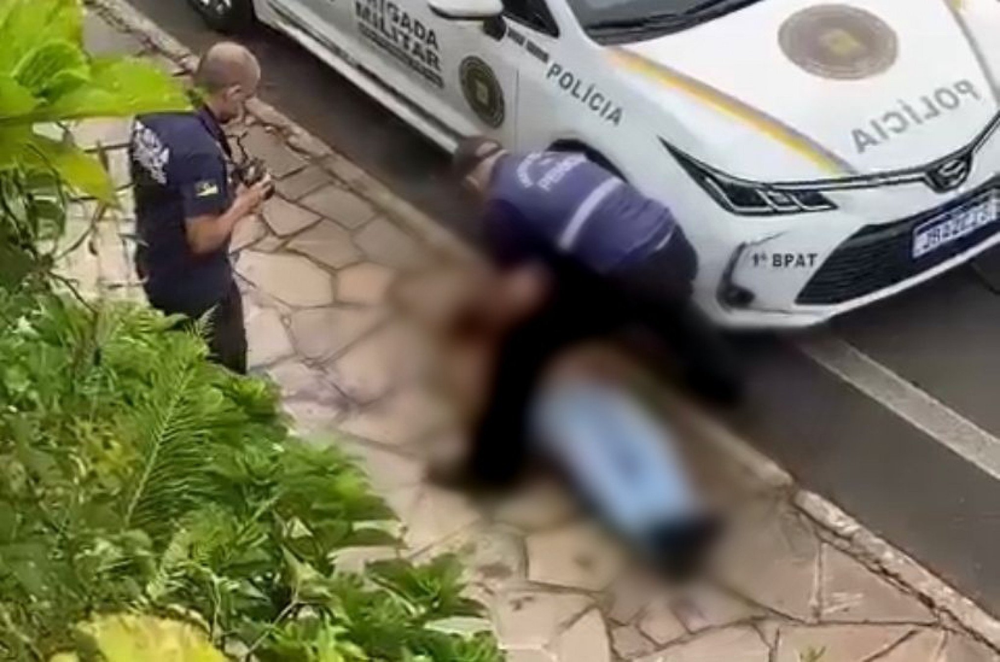 Ao fugir de abordagem da Brigada Militar, homem cai de mureta e morre em Gramado