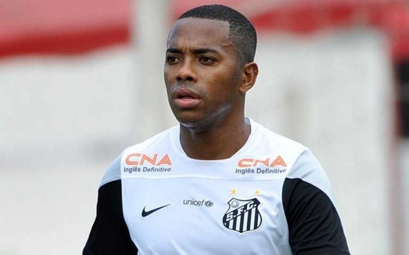 STJ determina andamento 'imediato' de processo que pode prender Robinho