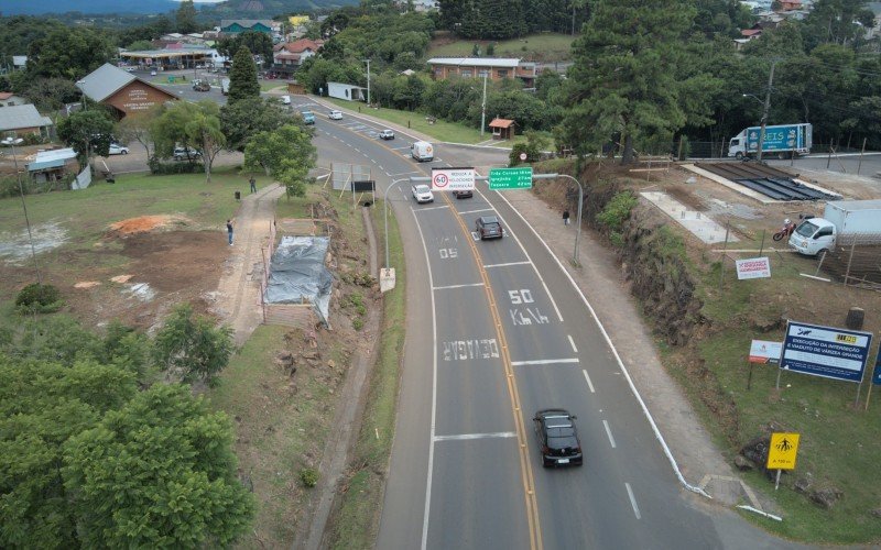  Nesta etapa da obra na RS-115, as equipes estão realizando a concretagem da base do viaduto