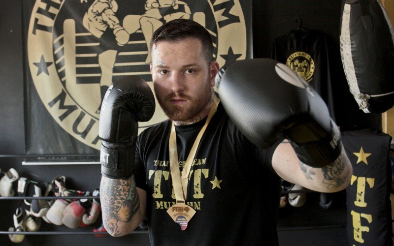 Boxeador e lutador de muay thai Richard Dornelles, o "Ferrugem"