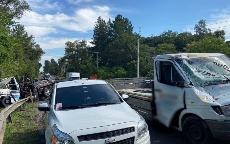 Motociclista morre em acidente entre três veÃculos na BR-116