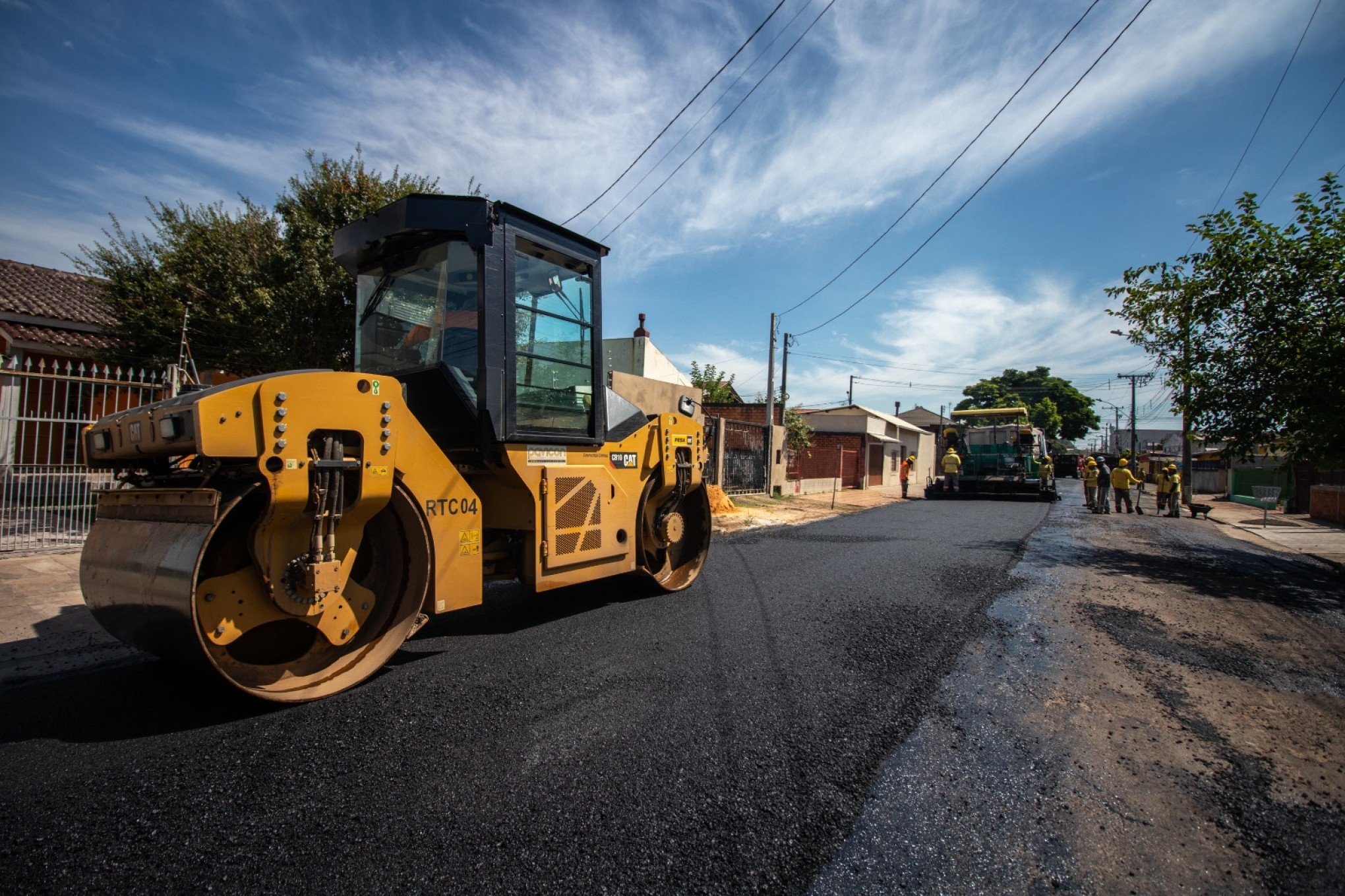 Asfaltamento na Scharlau abre os trabalhos do Pavimenta São Léo