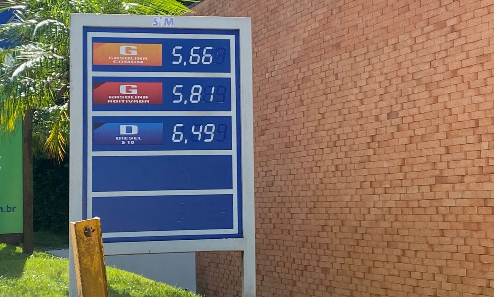 Gasolina comum é encontrada por R$ 5,66 em Gramado