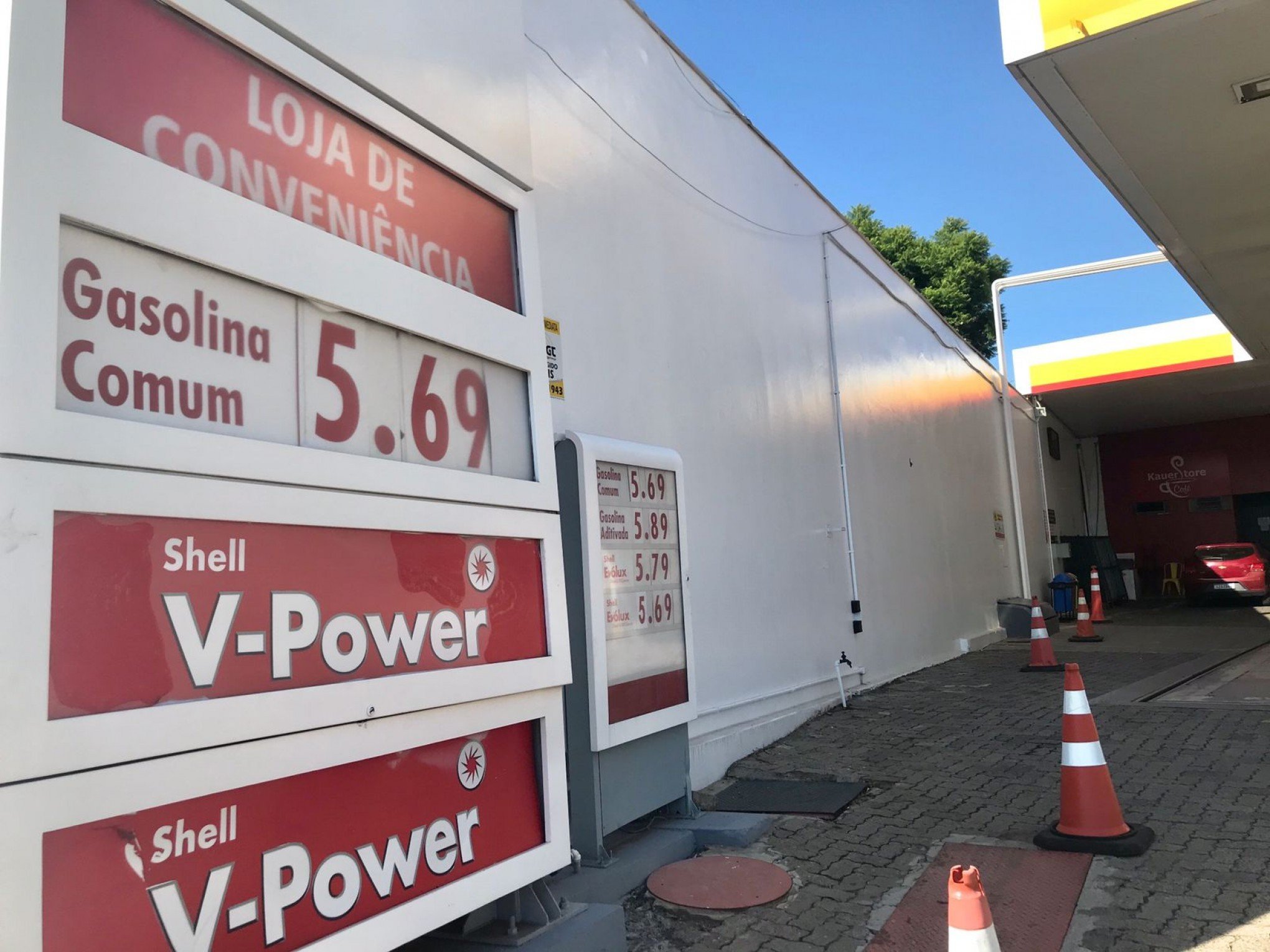 Preço do litro da gasolina chega a R$5,69 em São Leopoldo