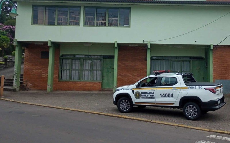 Homem foi preso após furtar 50 quilos de carne e fardos de cerveja no bairro Várzea Grande