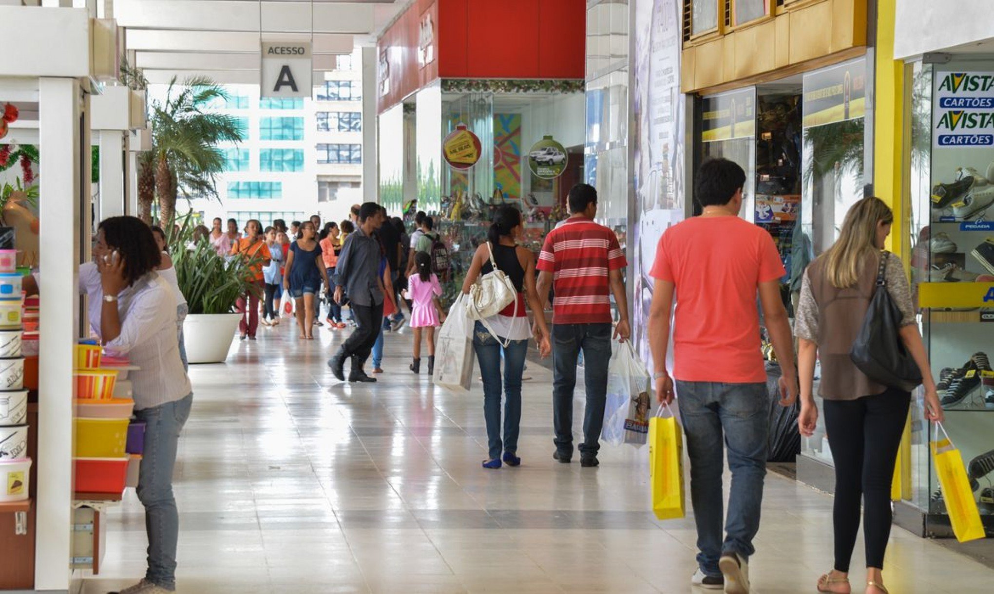 Redes de lojas oferecem condições de pagamento e descontos especiais na Semana do Consumidor