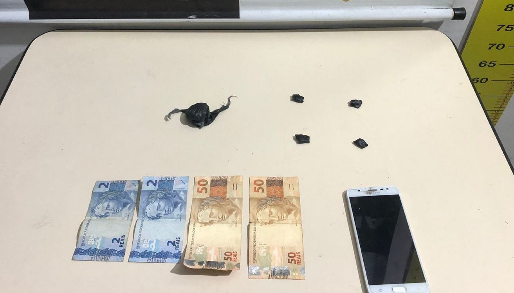Suspeito de atuar em tele-entrega de drogas com motocicleta é preso em Gramado