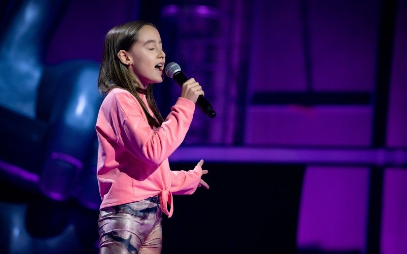 Lara Adams Silva, 9 anos, é atração no The Voice Kids da Alemanha