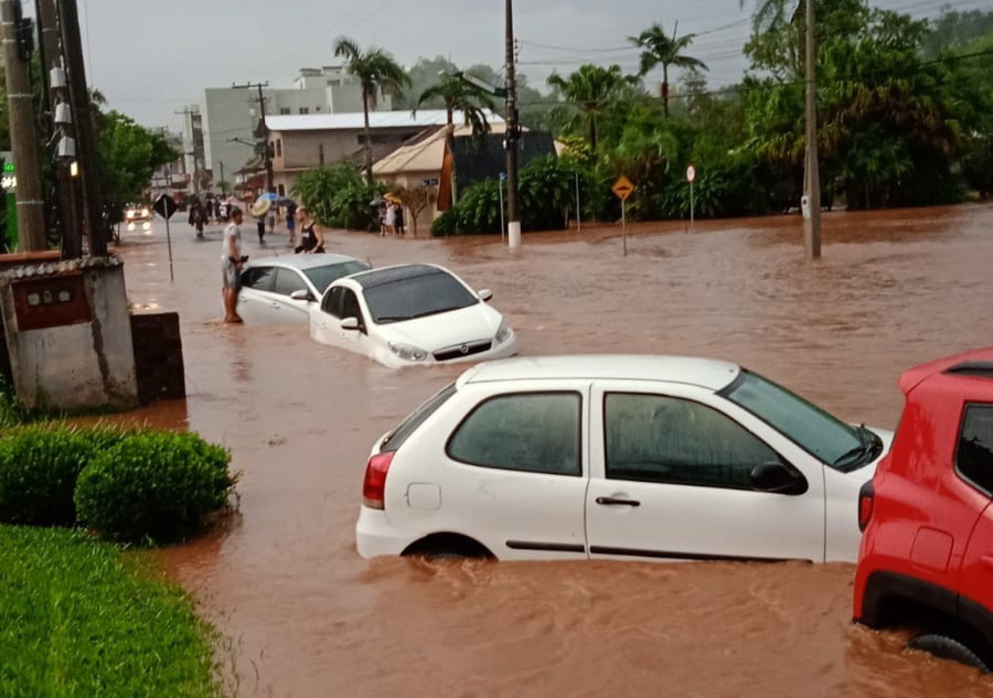 Cidade de Harmonia ficou com diversas ruas alagadas