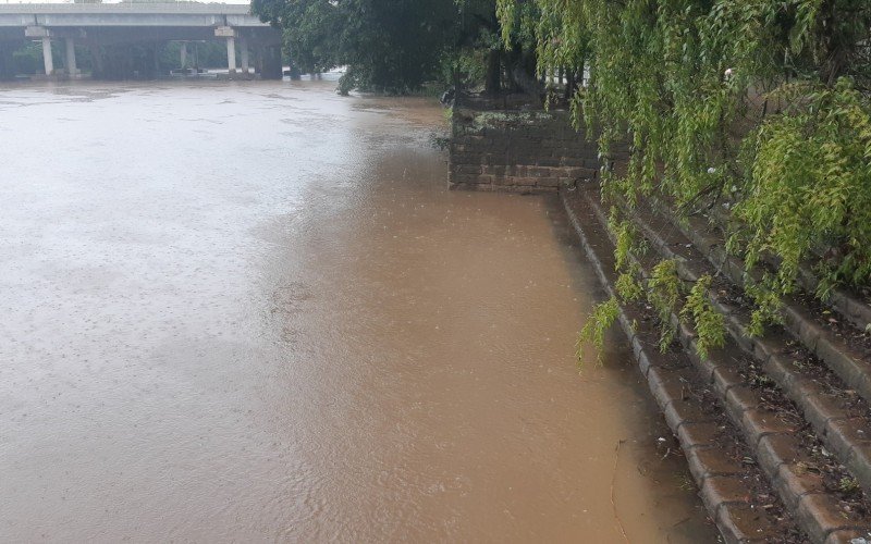 Rio dos Sinos e Rio Caí têm nível acima do normal após chuva volumosa no RS