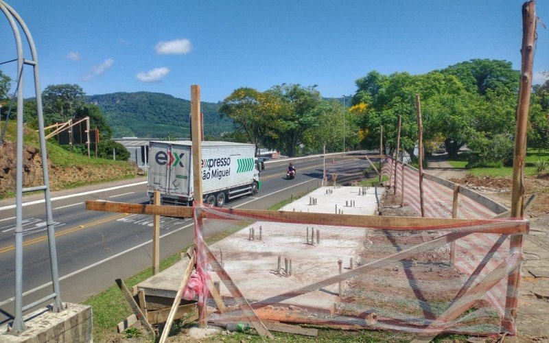 Viaduto está sendo construído entre as avenidas 1º de Maio e a do Trabalhador, no bairro Várzea Grande