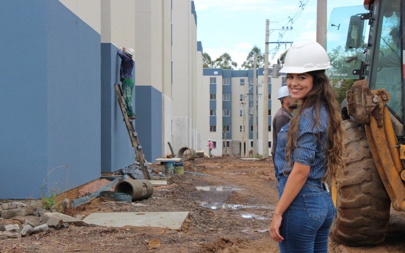 Engenheira civil, Karoline Anjos comanda as obras de dois residenciais