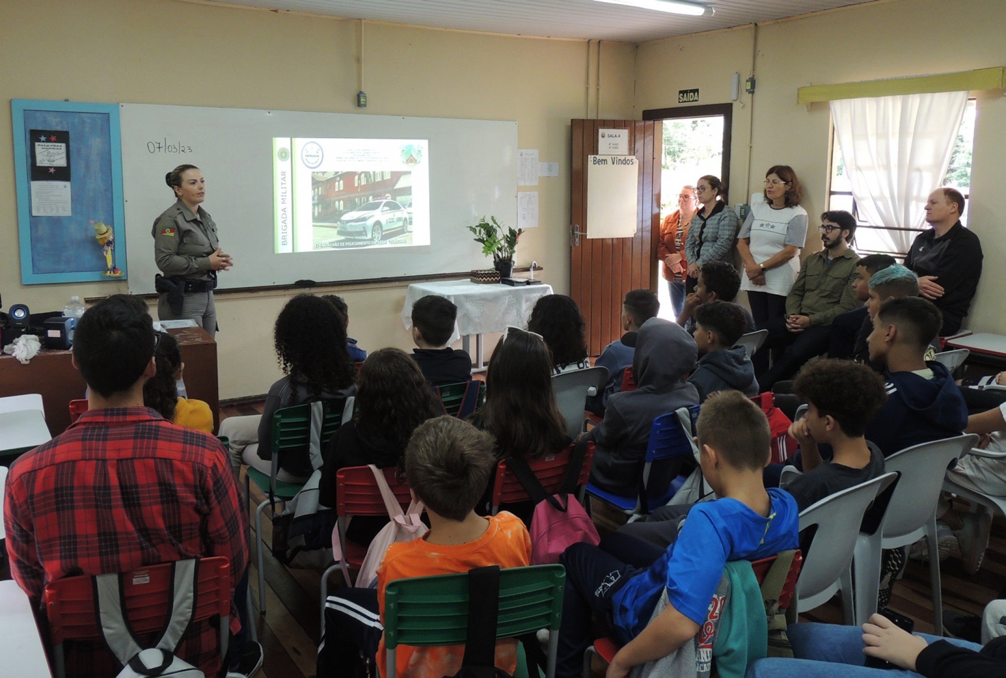 Violência doméstica é tema de palestra realizada pela Brigada Militar em escola de Gramado