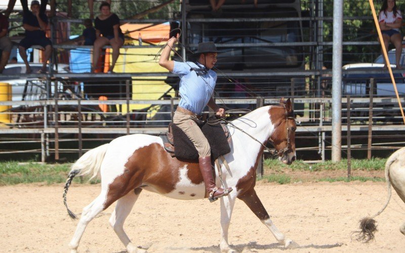 Paulinho Mixaria faz show de encerramento do Rodeio Nacional de Campo Bom neste domingo