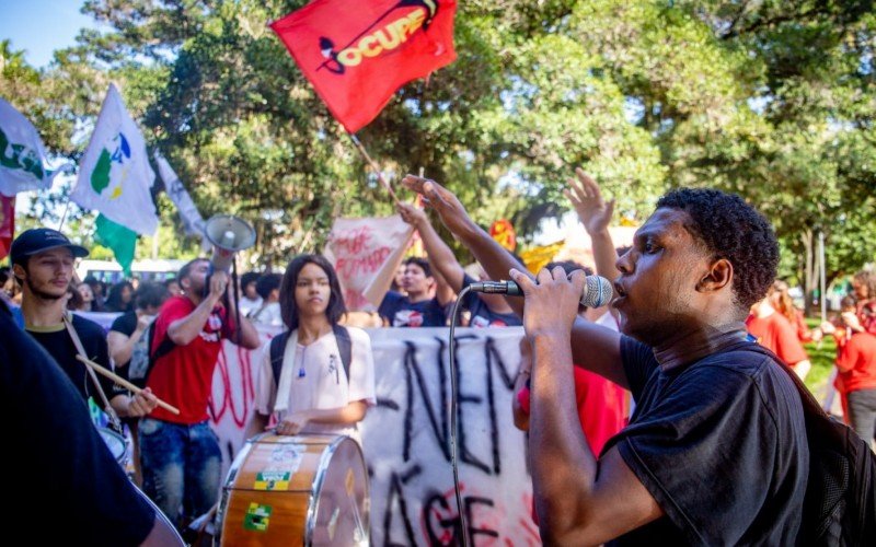 Ato contra o Novo Ensino Médio em frente ao Julinho