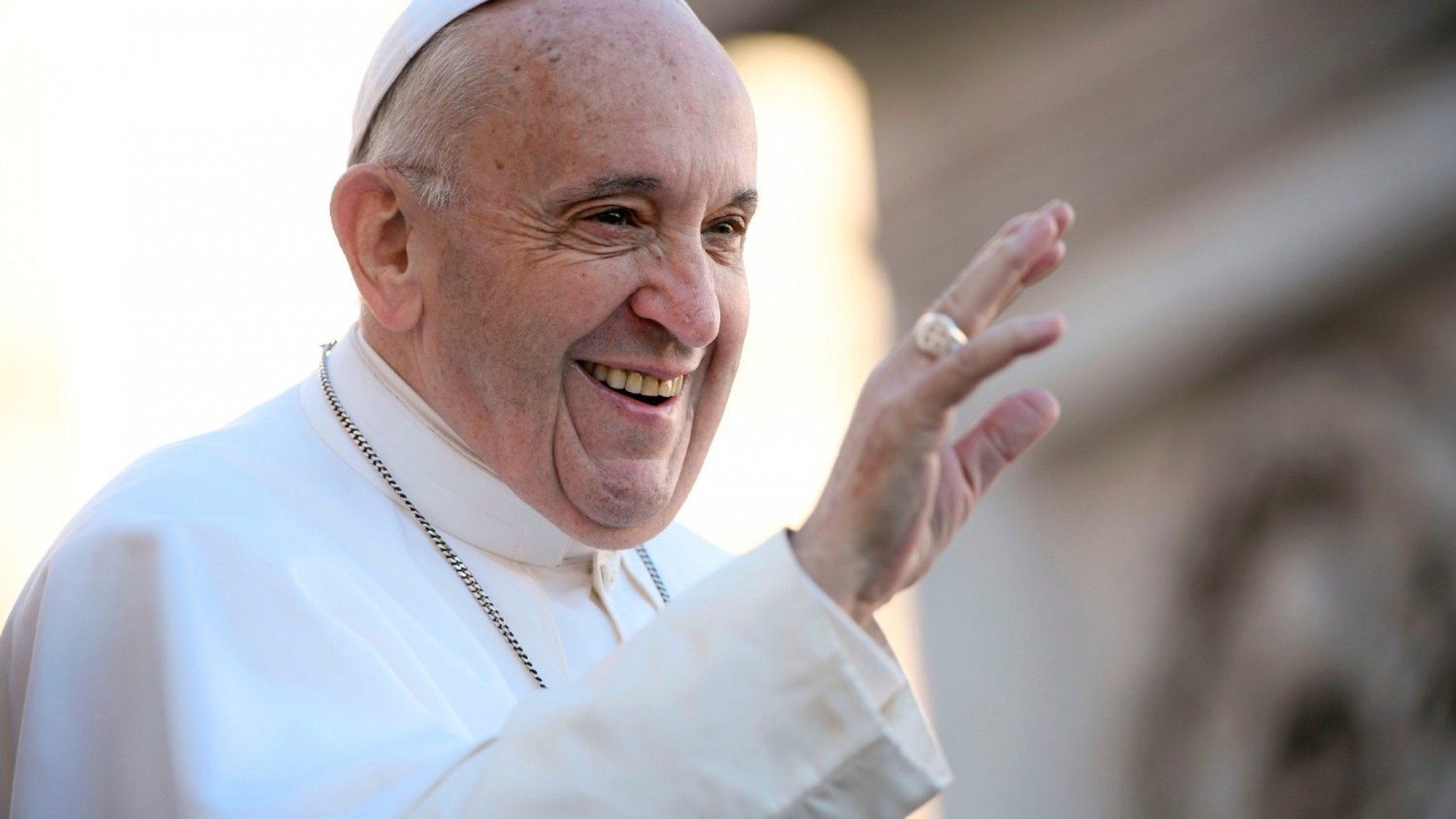 Papa Francisco melhora e tem alta de hospital em Roma