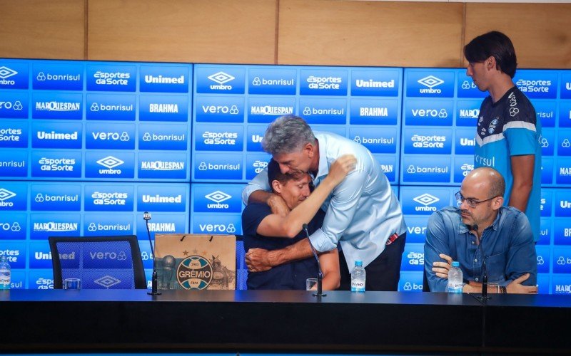 Lucas Leiva recebeu o carinho de Renato Portaluppi