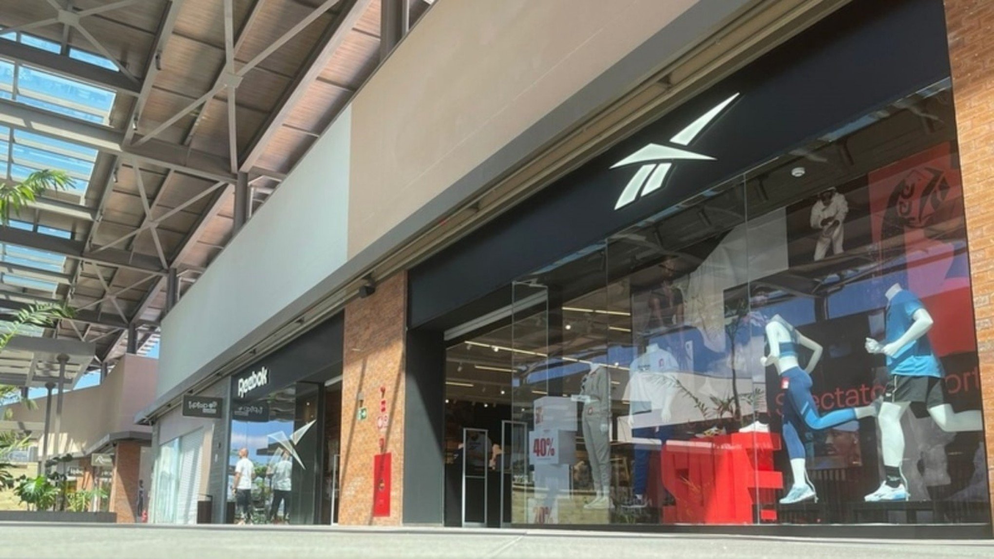 Reebok inaugura sua 1ª loja física do Brasil em outlet de Campo Largo