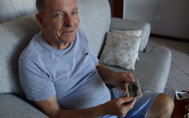 Ari Alfredo Harff, 72 anos, assistia as corridas de baratinha quando criança à margem da antiga BR-2