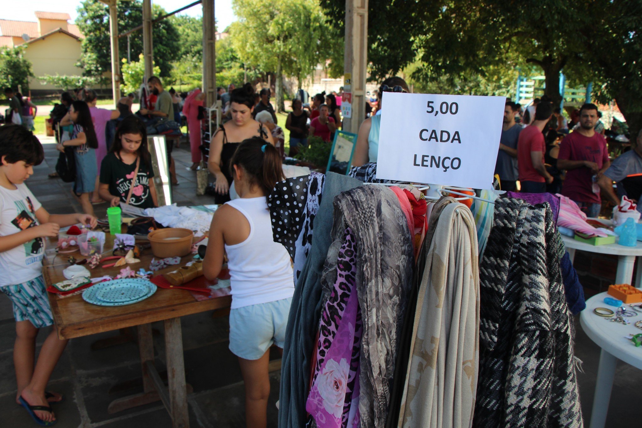 Mais do que roupas: brechós na Tijuca atraem público com