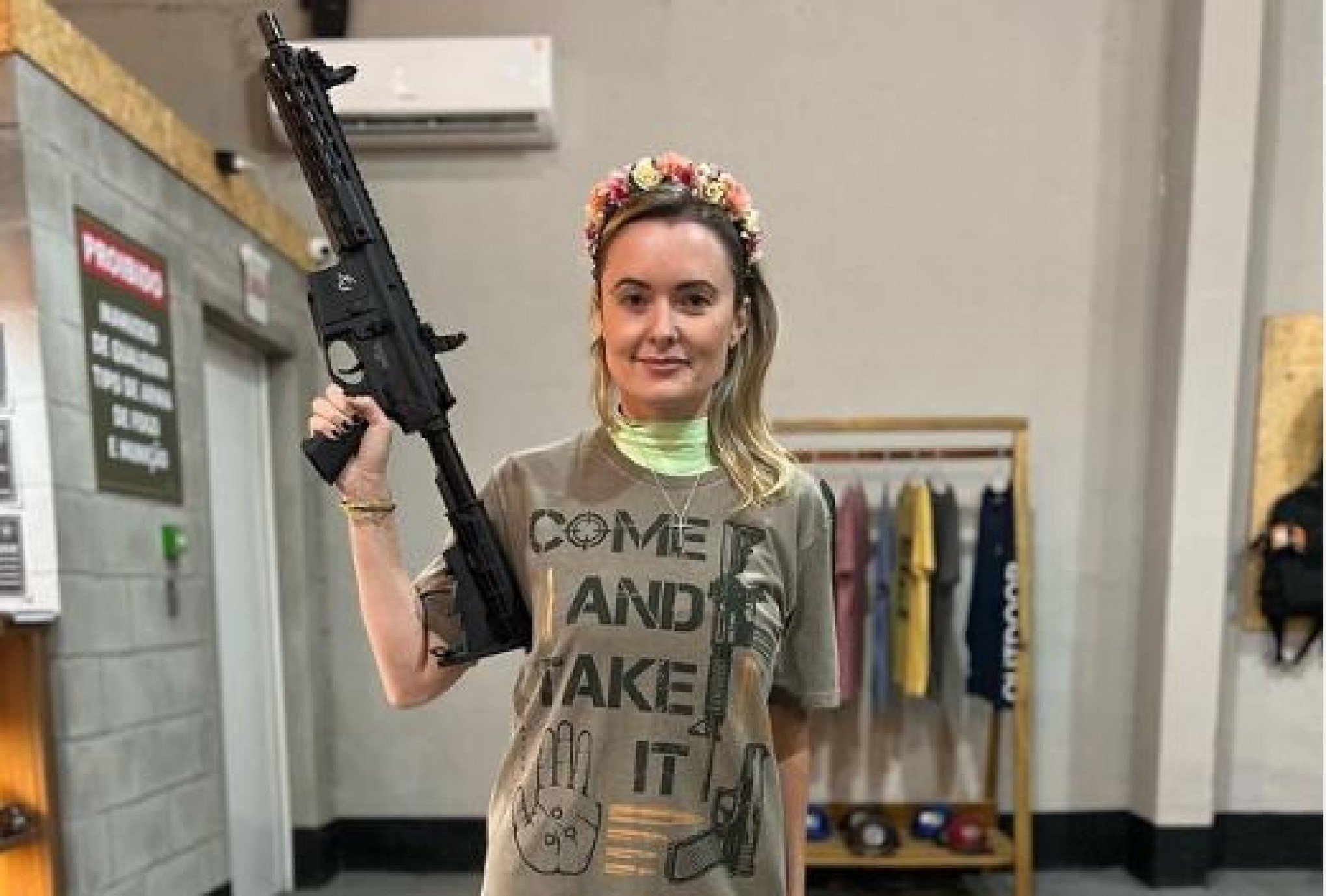 Deputada do PL posta foto com arma e referência a Lula; PT estuda medidas