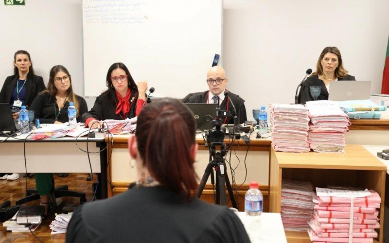 Delegada Caroline Bamberg Machado foi a primeira testemunha a depor no novo julgamento de Leandro Boldrini nesta segunda-feira (20)