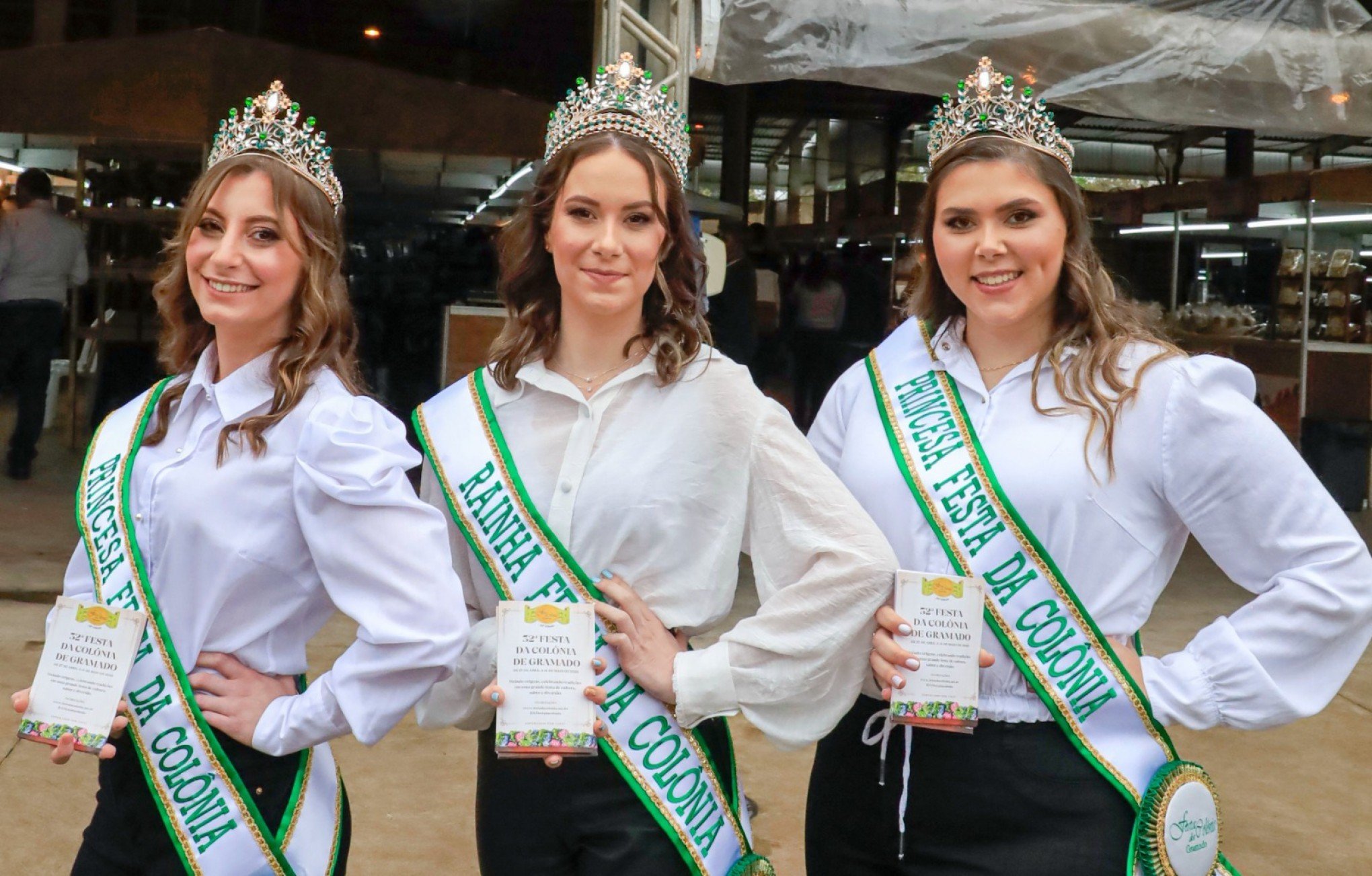 Novas coroas das soberanas da Festa da Colônia de Gramado levam o nome de Neka Pante