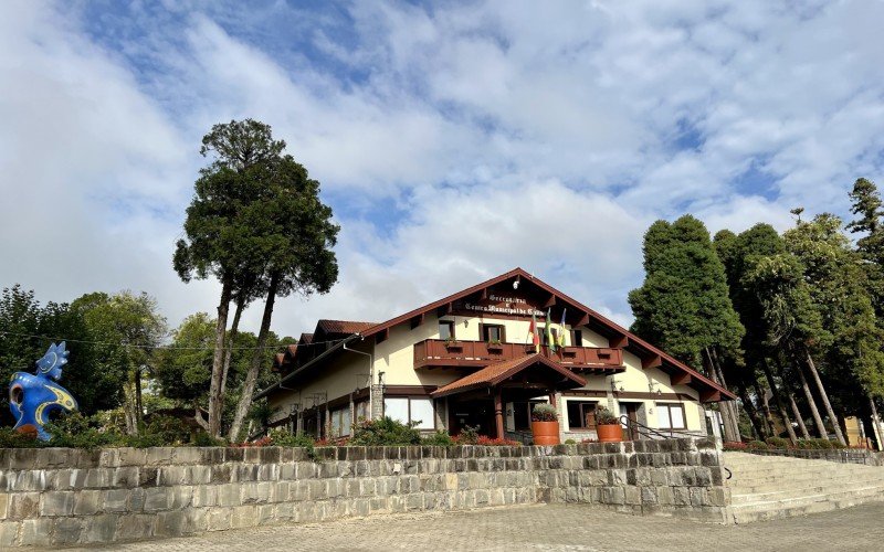 Centro de Cultura de Gramado, junto ao Lago Joaquina Rita Bier