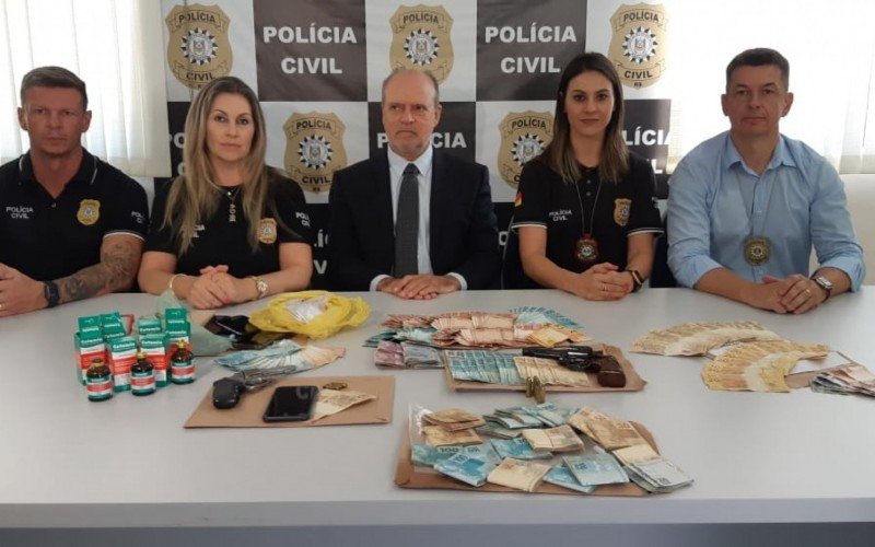 Medicamento de uso veterinário é apreendido durante operação contra tráfico de drogas e armas no Vale do Sinos
