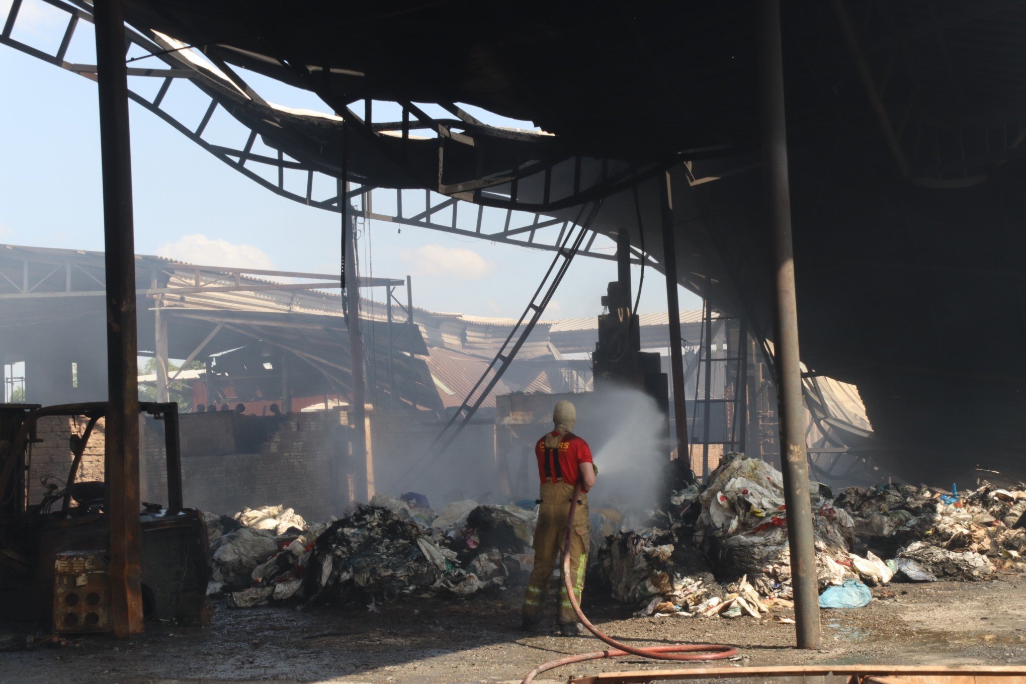 Incêndio em empresas de reciclagem pode ter sido criminoso