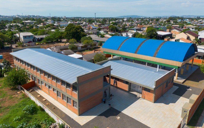 Escola que já foi de madeira está de cara nova no Mathias Velho, em Canoas