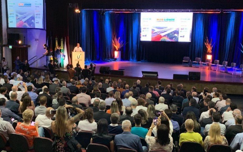 Governador Eduardo Leite participa do Seminário de Mobilidade da Região Metropolitana do RS