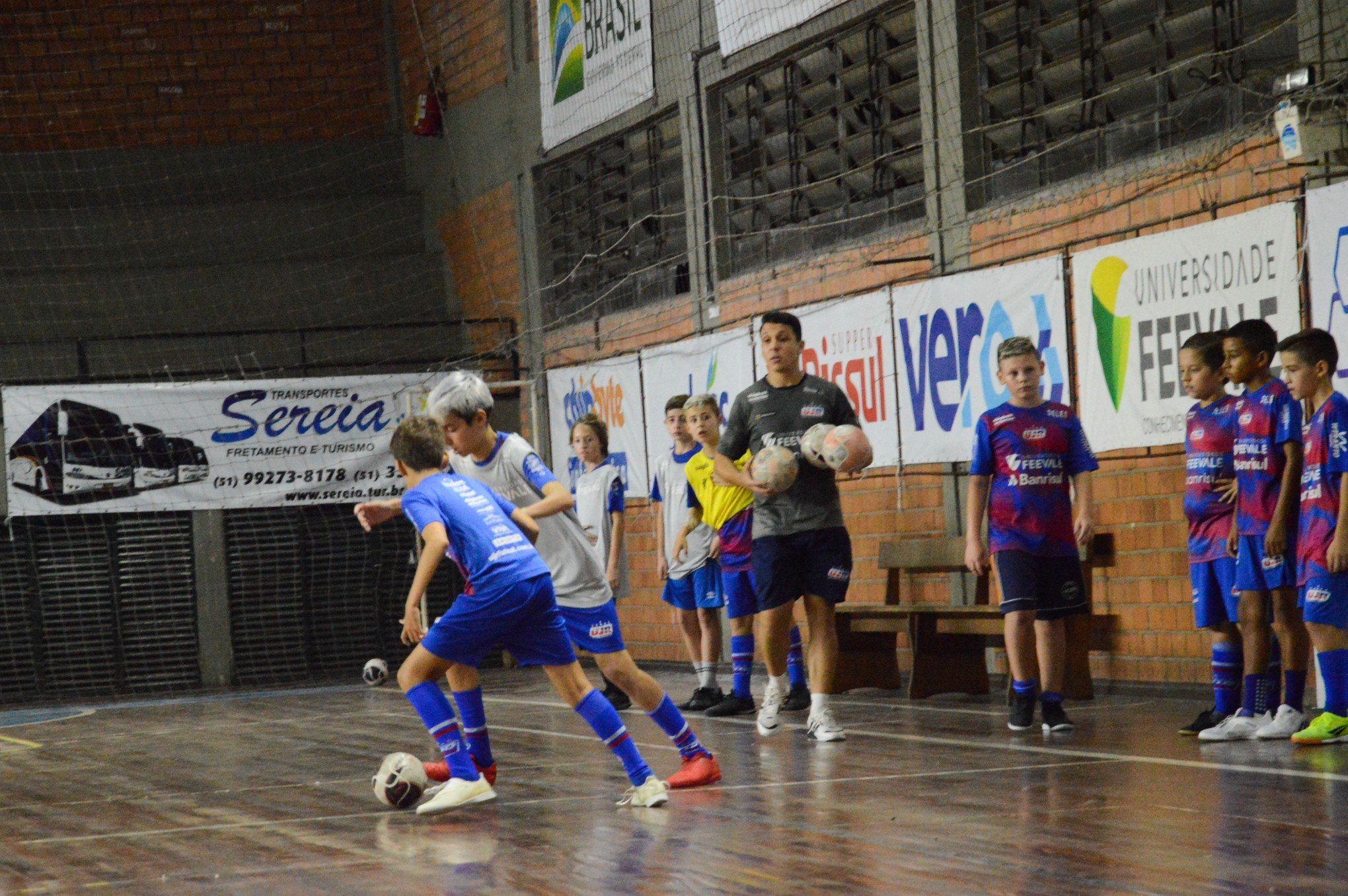 Sub-13 da UJR/Feevale/Banrisul disputa a 2ª Copa Bola Bola de Futsal