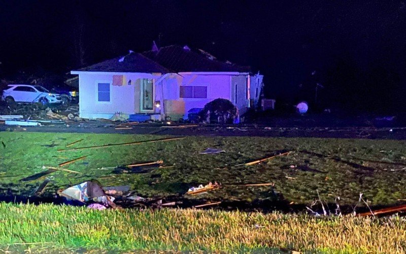 Tornado causou destruição em cidades do Mississipi, nos Estados Unidos