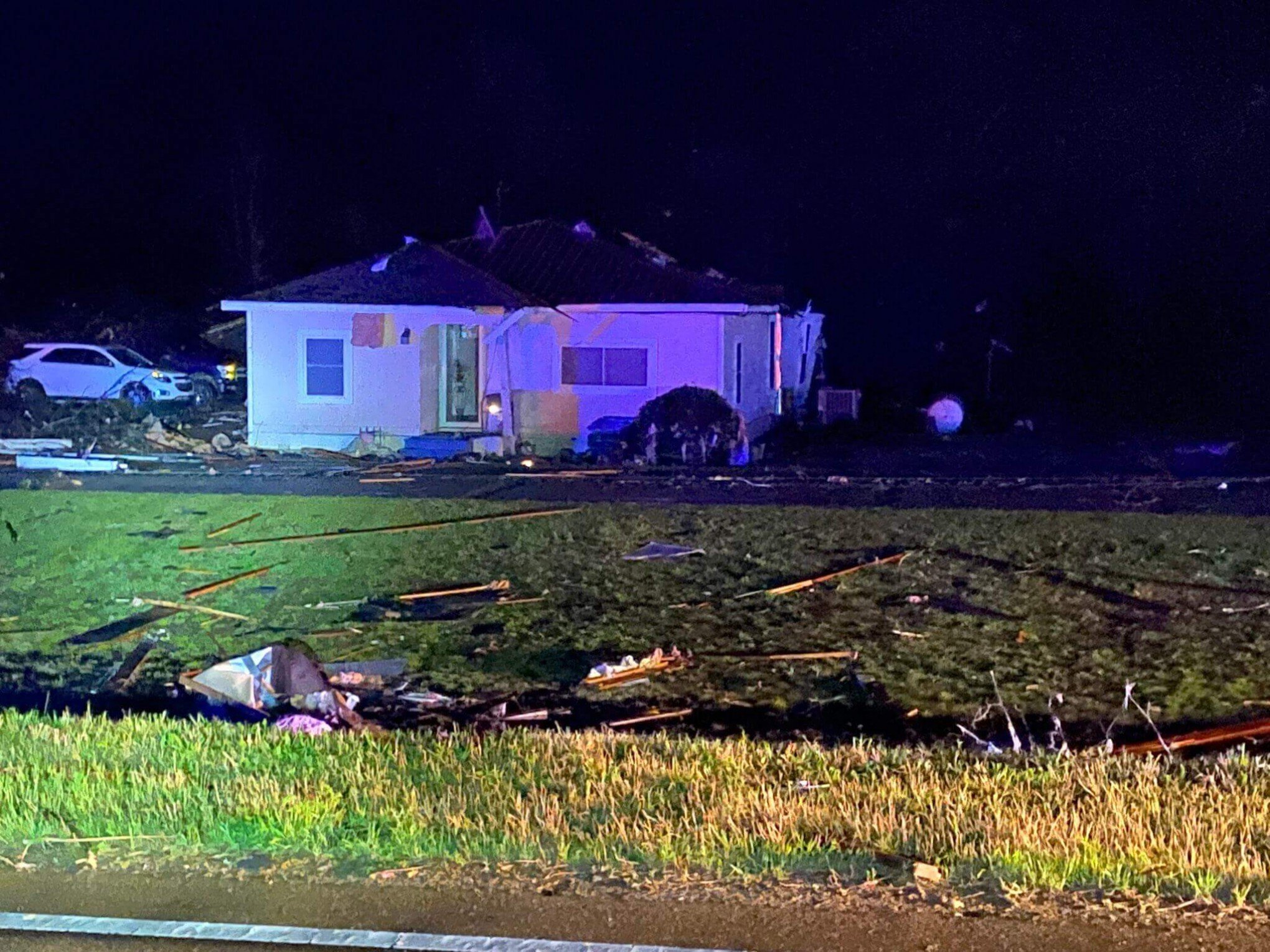 TORNADO deixa ao menos 23 pessoas mortas nos Estados Unidos