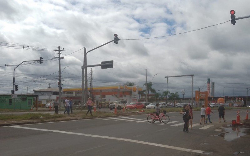 Dnit conclui remoção de passarela na RS-240 no bairro Scharlau, em São Leopoldo