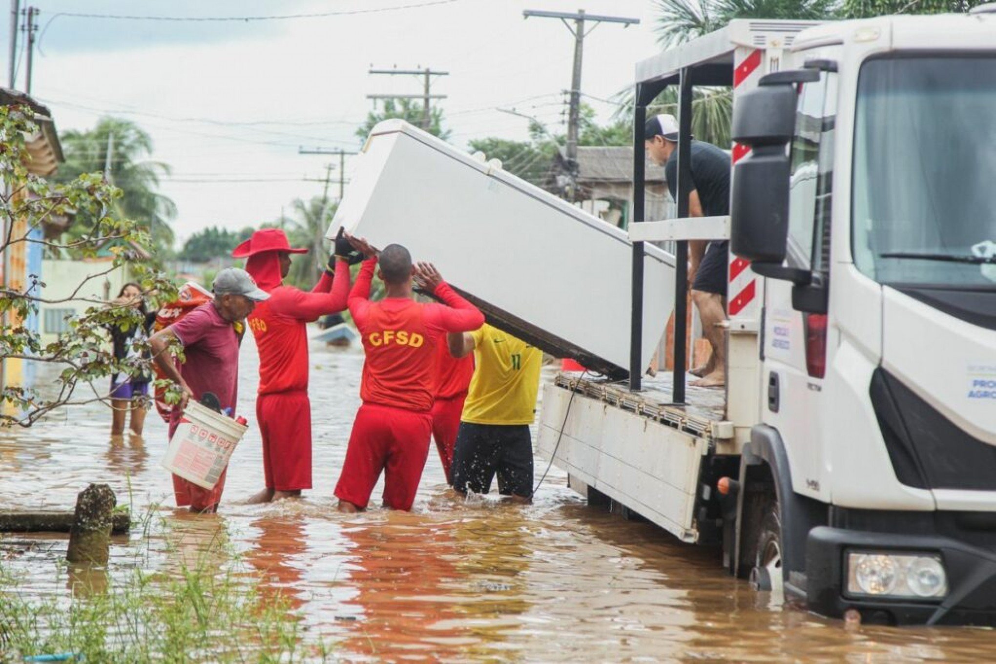 Cheia do Rio Acre já deixa 2,5 mil pessoas desabrigadas no Estado