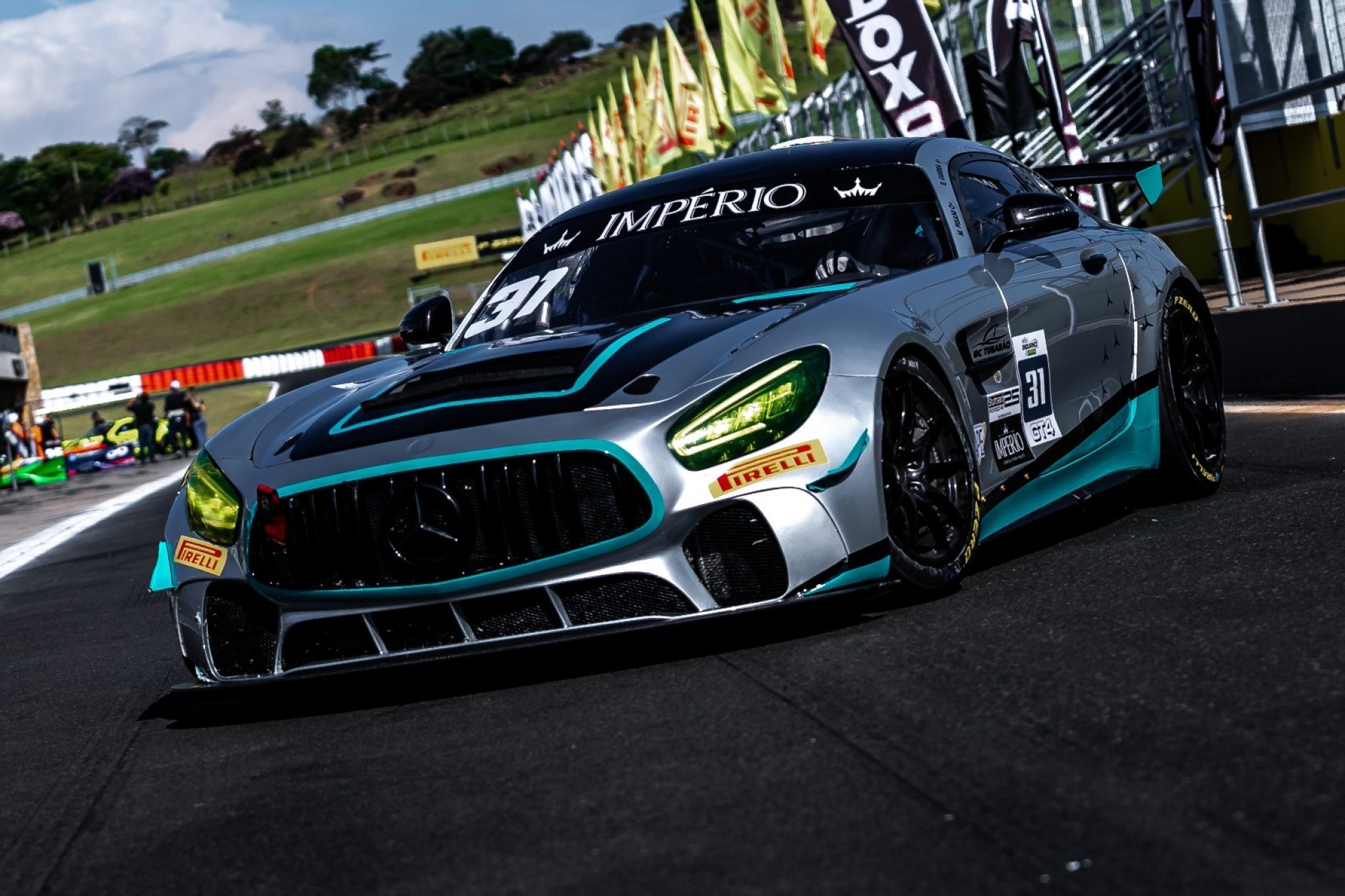 Parceria entre MC Tubarão e Autlog Racing Team garante primeira vitória na GT4