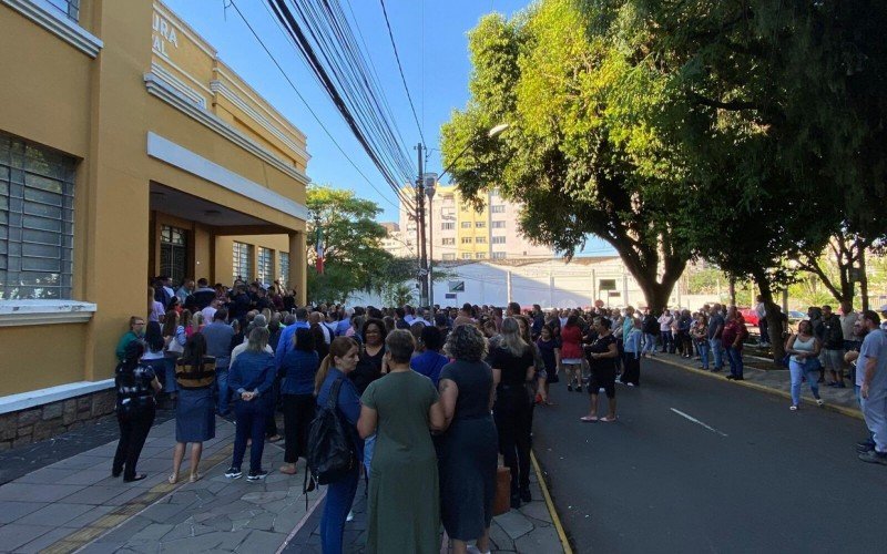 Jairo Jorge retorna ao cargo de prefeito de Canoas
