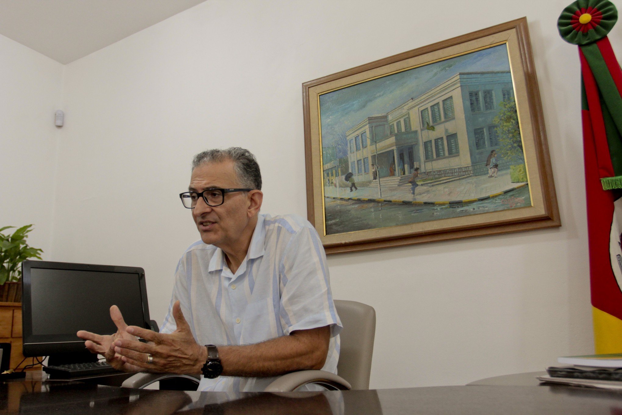 VÍDEO: "Acredito nas instituições, mas nós vamos buscar todos os recursos", diz Jairo Jorge antes de viagem a Brasília