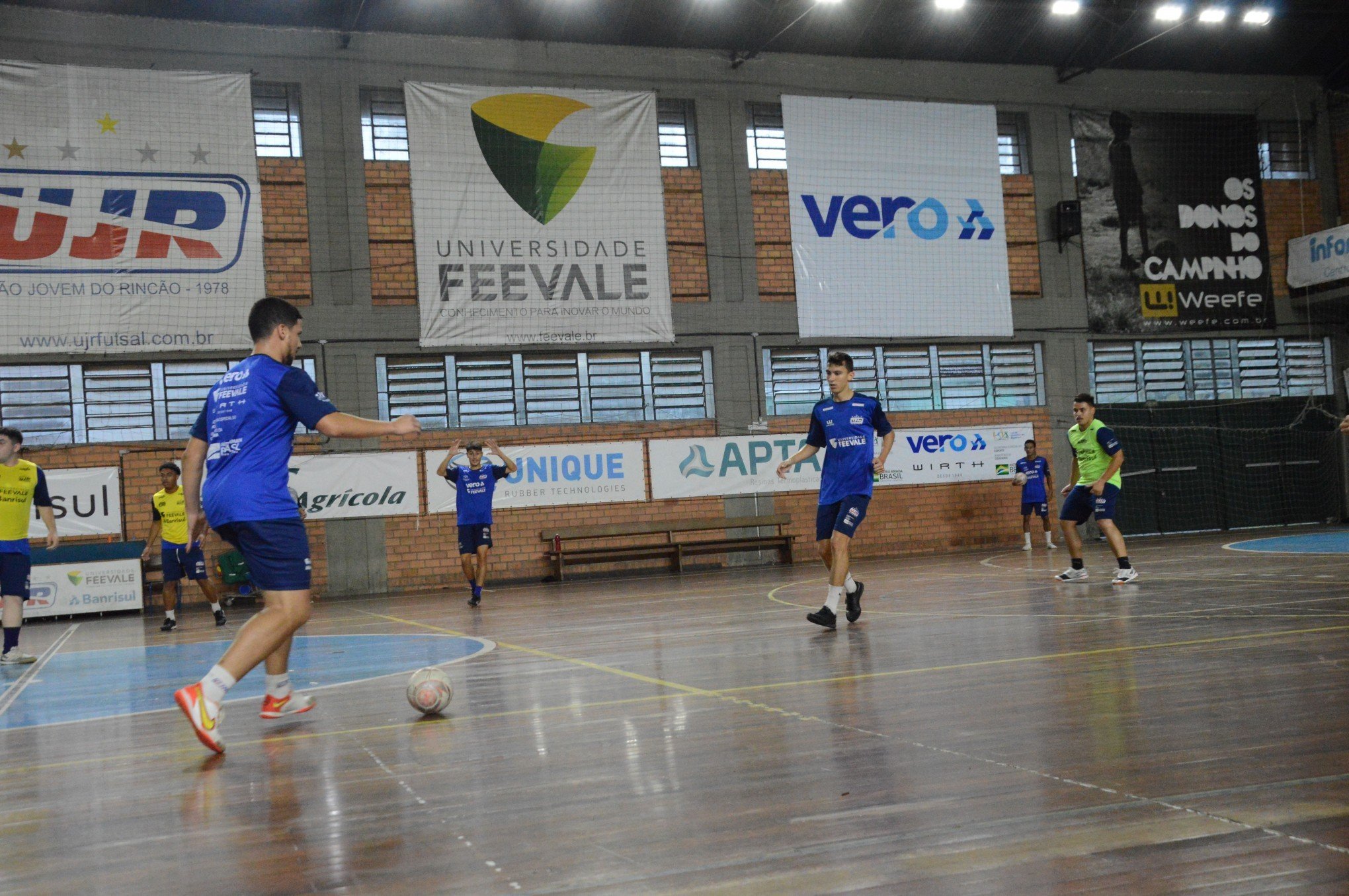 Equipe universitária masculina da UJR disputa a 1ª Copa Nova Hartz de Futsal