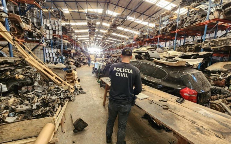 Desmanche de Taquara é investigado em ação que combate plano para roubar armas do IGP
