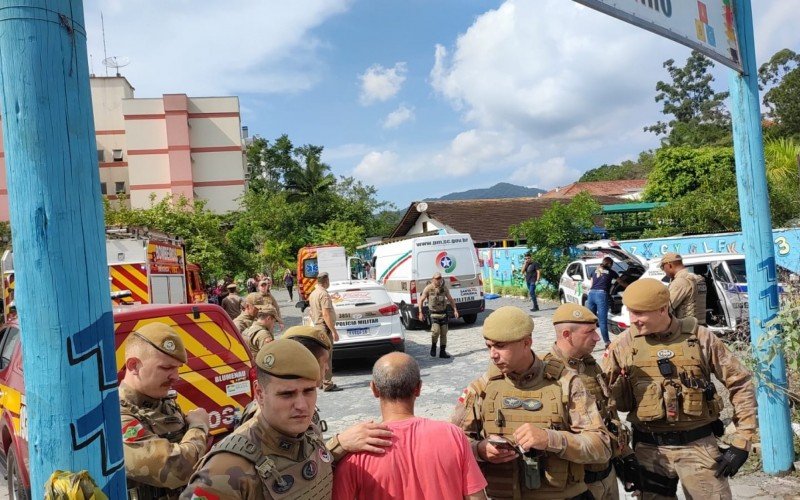 Crianças que sobreviveram a ataque a creche recebem alta de hospital de Blumenau