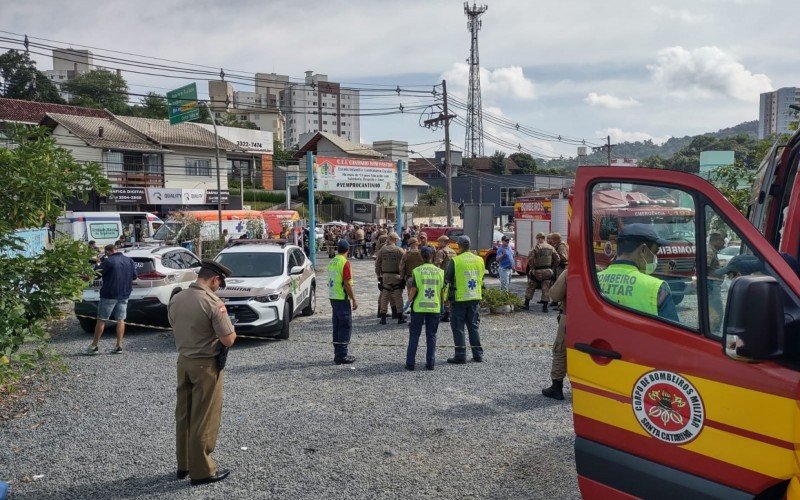 Governo de Santa Catarina cancela aulas e decreta luto oficial de três dias em Blumenau