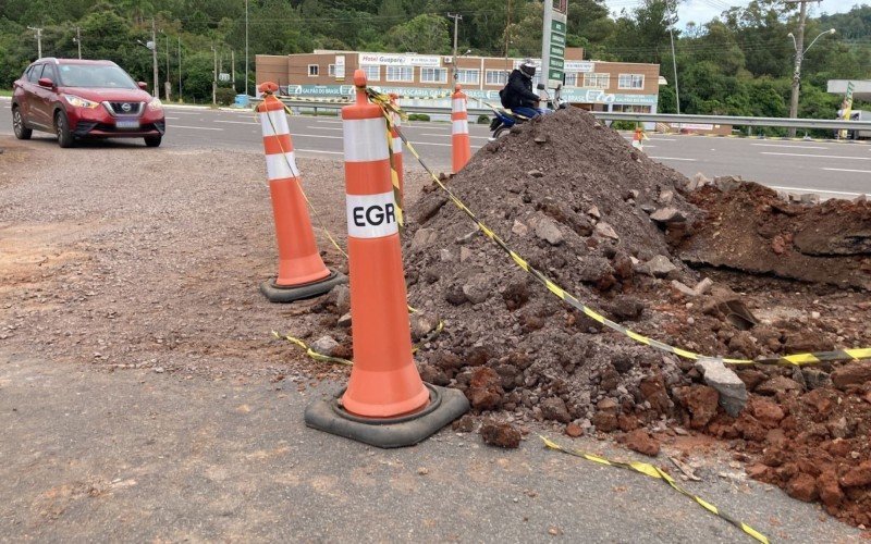 Motoristas usam trecho parcial para acessar Campo Bom da RS 239 pela rua João Lampert