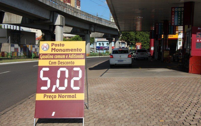 Preço da gasolina estava mais barata no domingo de Páscoa