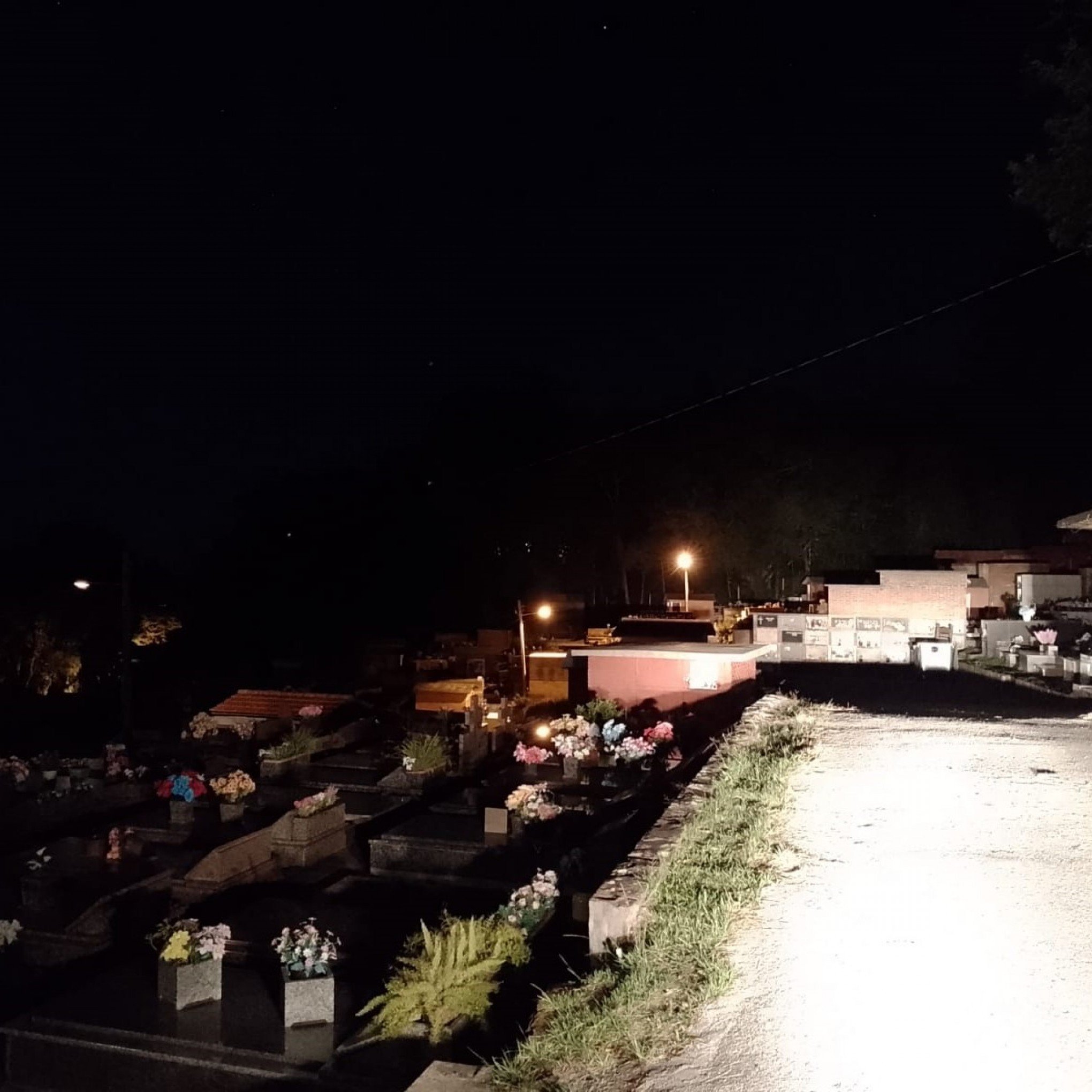 Iluminação do Cemitério Municipal de Gramado é recuperada