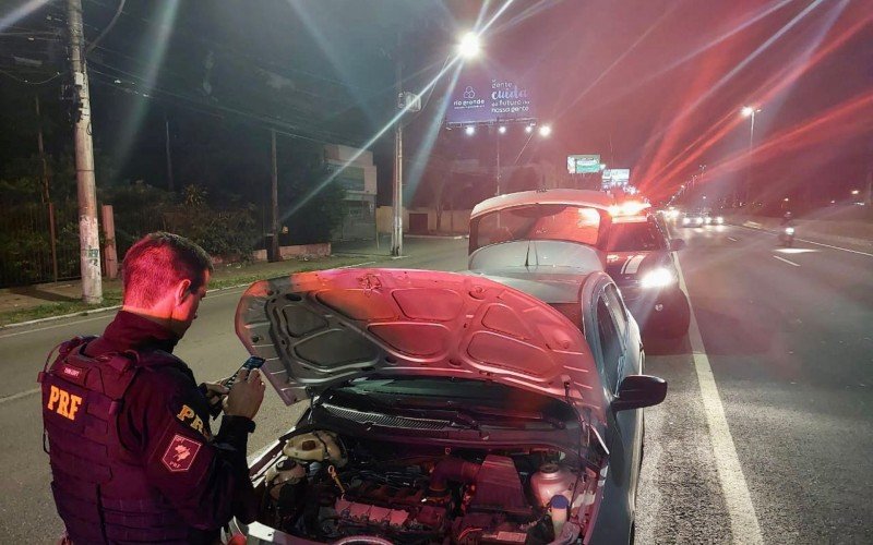 Homens de Novo Hamburgo são presos com carros de mesmo modelo roubados na mesma cidade da região