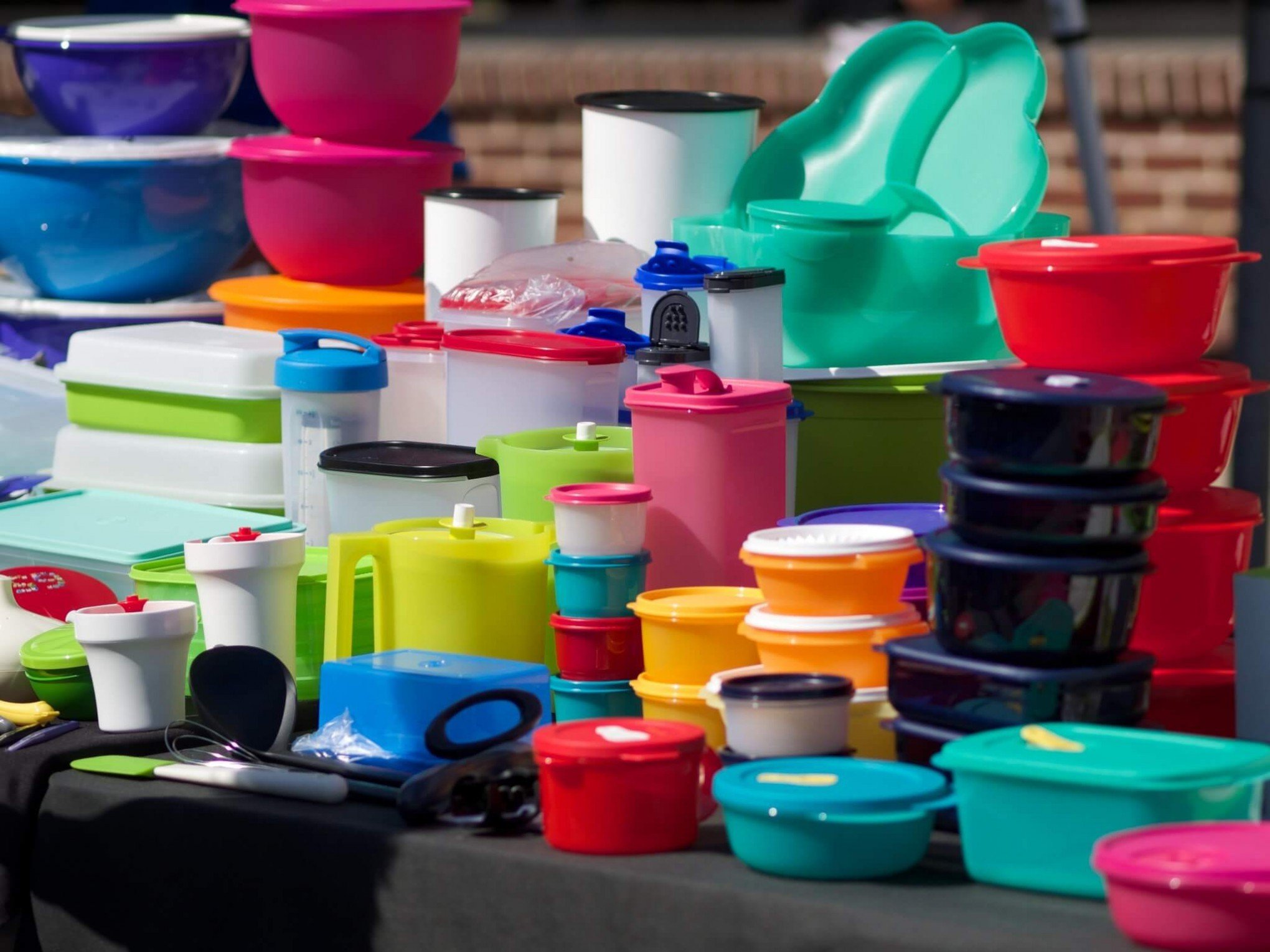 Tupperware pode falir? Empresa de potes de cozinha luta para continuar operando