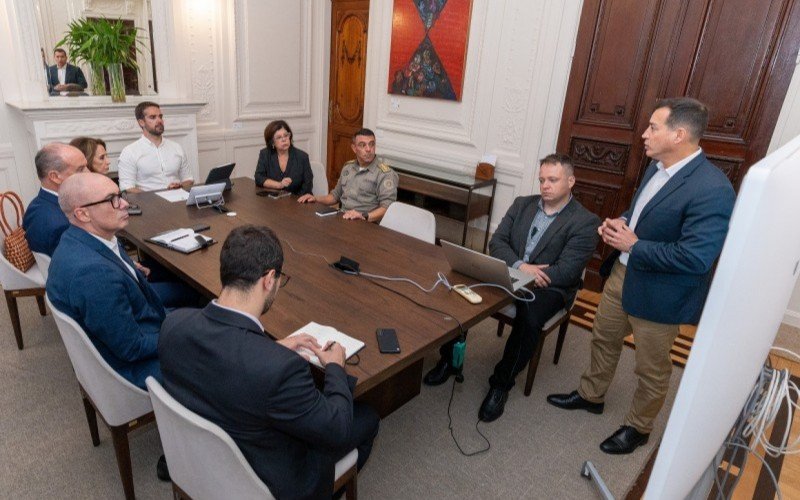 Medidas foram anunciadas após reunião entre o governador Eduardo Leite e o secretário de Segurança, Sandro Caron